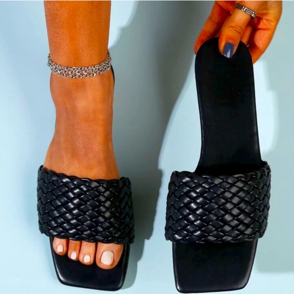 NWT - Never Worn - Black Braided Slide On Sandals - Size 37